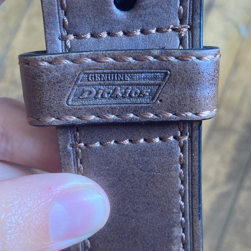 Dickies Brown Leather Belt with Black Buckle - Picture 2 of 4
